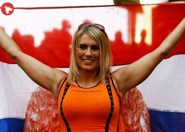 Прекрасні футбольні вболівальниці (104 фото) – фото 18