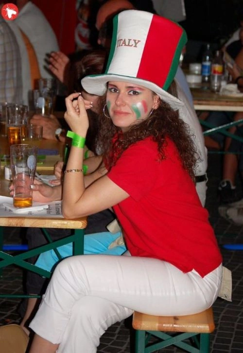 Прекрасні футбольні вболівальниці (104 фото) – фото 30