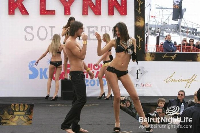 Дівчата в нижній білизні на лижному фестивалі (77 фото) – фото 21