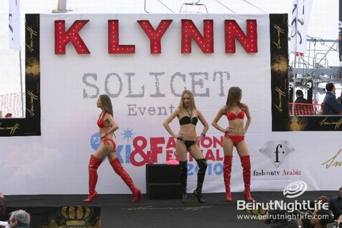 Дівчата в нижній білизні на лижному фестивалі (77 фото) – фото 45