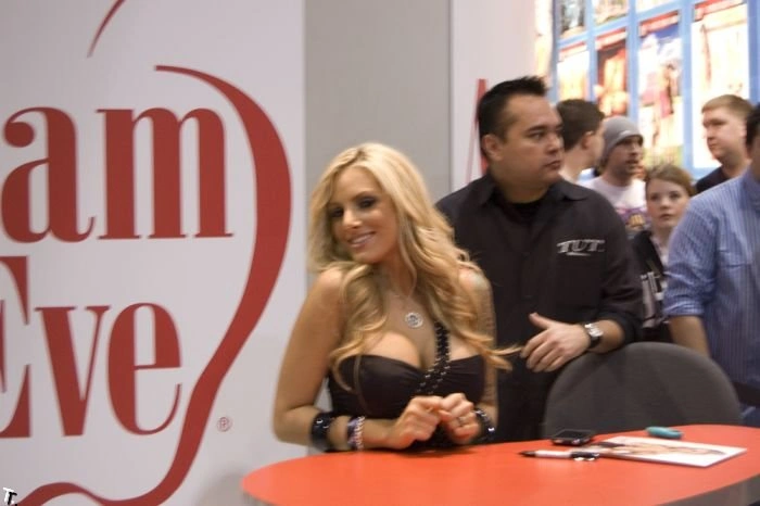 Дівчата з AVN 2010 (96 фото) – фото 10