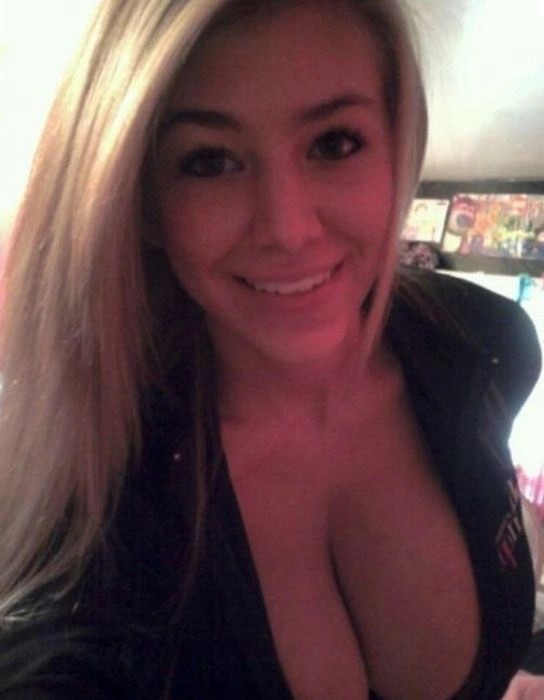 Дівчина з пабу Hooters (19 фото) – фото 6