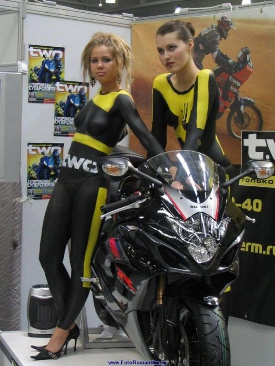 Дівчата на байк-шоу (80 фото) – фото 34