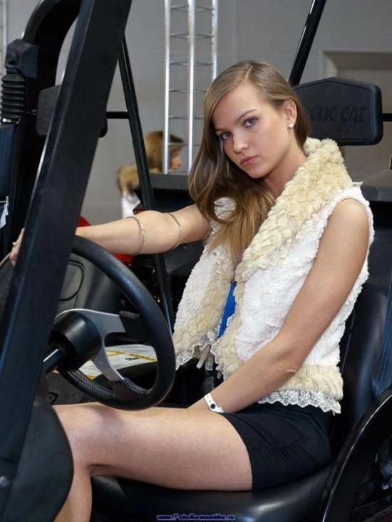 Дівчата на байк-шоу (80 фото) – фото 53