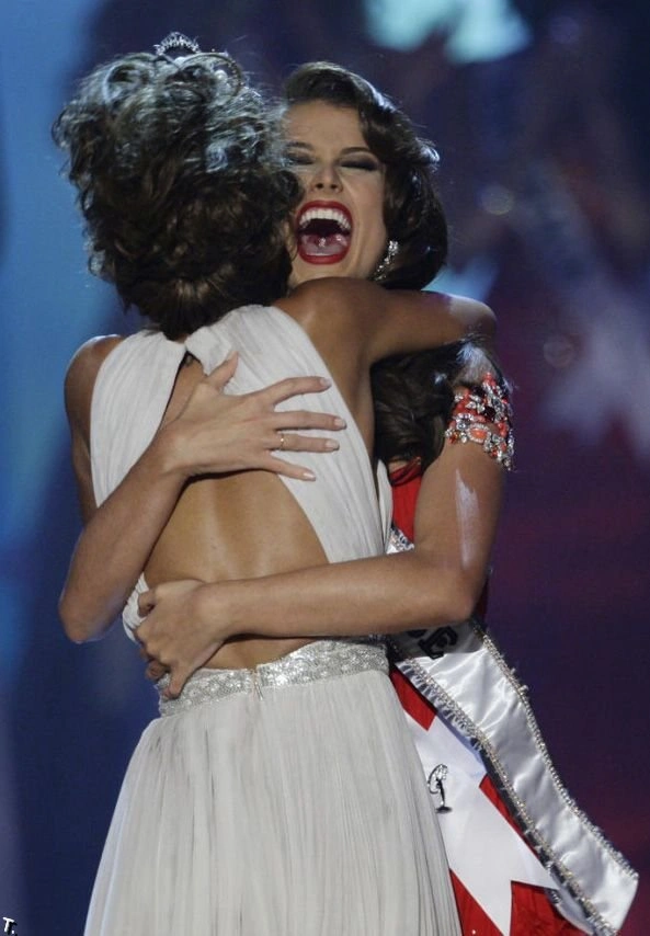 Міс Всесвіт-2009 Стефанія Фернандес (24 фото) – фото 12