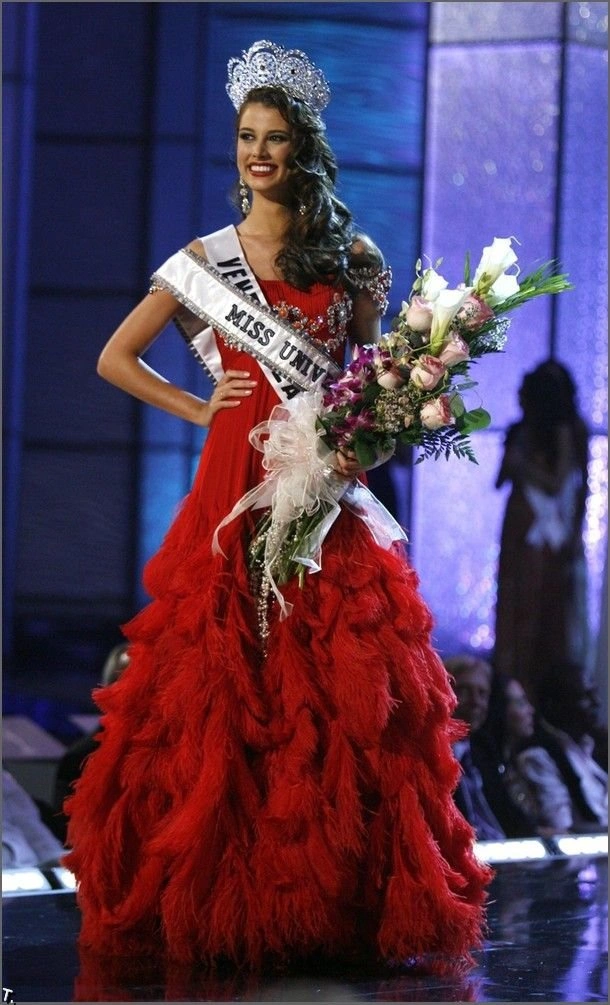 Міс Всесвіт-2009 Стефанія Фернандес (24 фото) – фото 14