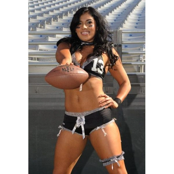 Дівчата та американський футбол (22 фото) – фото 11