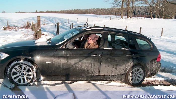 Дівчата на зимових дорогах (36 фото) – фото 2