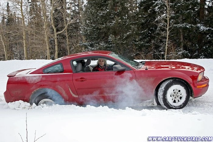 Дівчата на зимових дорогах (36 фото) – фото 21