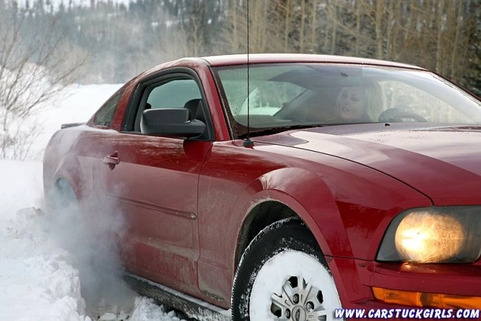 Дівчата на зимових дорогах (36 фото) – фото 22