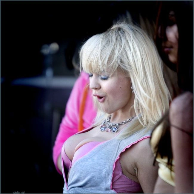 Літні дівчата (105 фотографій) – фото 2