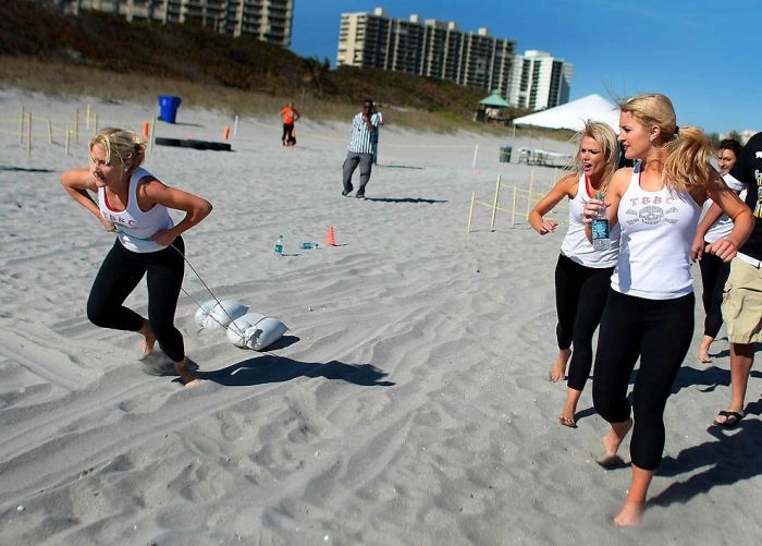 Битва дівчат з групи підтримки (34 фото) – фото 14