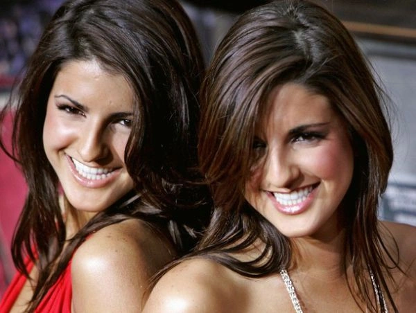 Сексуальні близнюки (63 фото) – фото 41