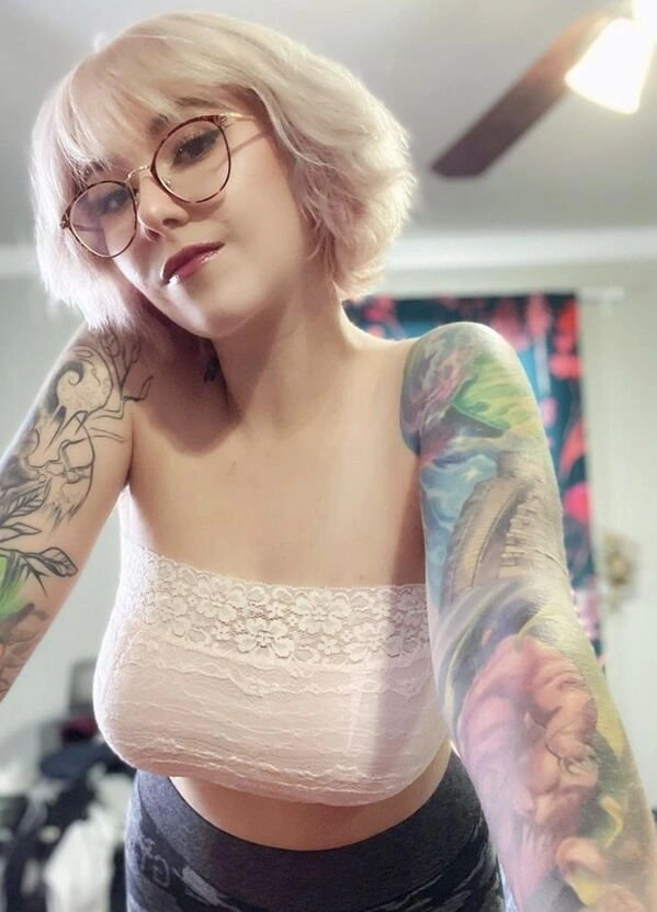 Дівчата, які гарно виглядають у окулярах - і не тільки (25 фото) – фото 10