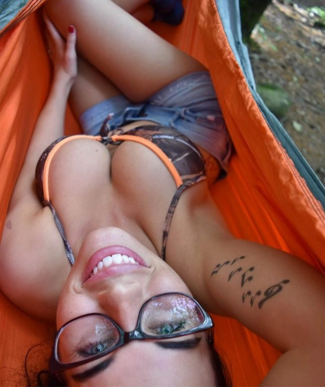 Дівчата, які гарно виглядають у окулярах - і не тільки (25 фото) – фото 20