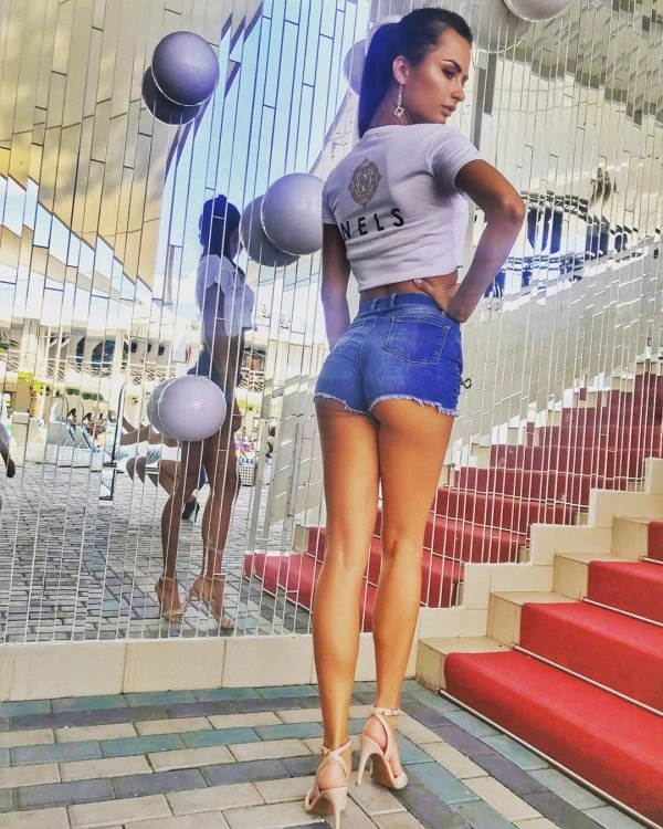 Колишня чиновниця з Ростова Вікторія Айдамирова посіла третє місце на конкурсі "Міс Євразія - 2020" (17 фото) – фото 2