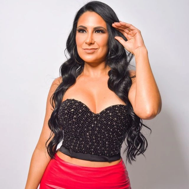 Найсексуальніша жінка Бразилії MC Rielle застрахувала свою "п'яту точку" на 14 мільйонів (20 фото) – фото 9