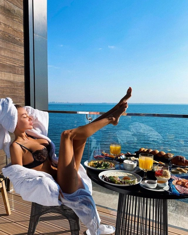 Алена Омович - модель Instagram з України, яка налякала іноземців своїм зовнішнім виглядом (25 фото) – фото 11