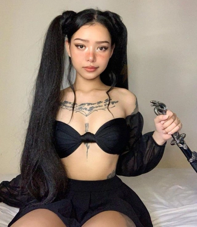 Белла Порч: дівчина, яка заробила понад 7 мільйонів рублів, просто киваючи головою на відео (15 фото + відео) – фото 10