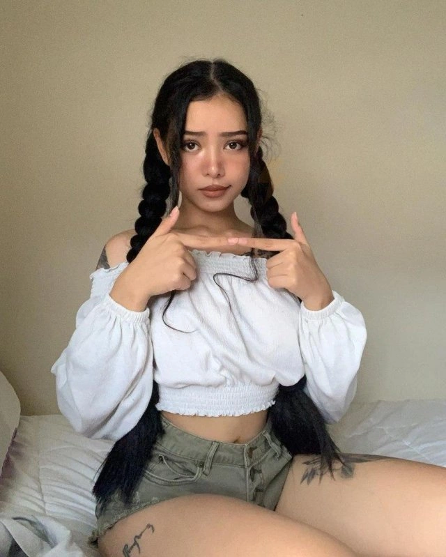 Белла Порч: дівчина, яка заробила понад 7 мільйонів рублів, просто киваючи головою на відео (15 фото + відео) – фото 13