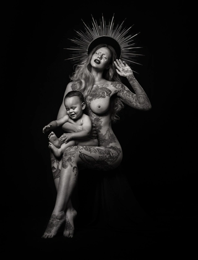 Ексклюзивна фотосесія "Діва Марія з малюком" від фотографа Рекі Ньярі (8 фото) – фото 2