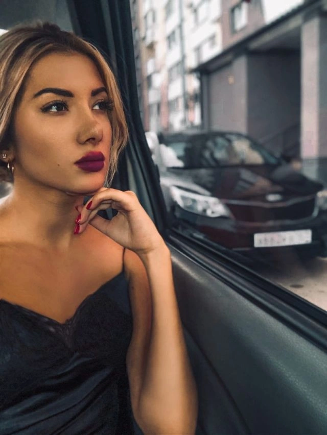 Блогерка-модель з Самари Таніта Чочієва розповіла, в яку суму обійдеться її чоловікові (20 фото) – фото 3