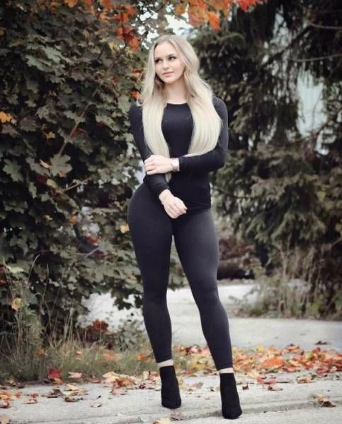 Дівчата з вузькими таліями (39 фото) – фото 36