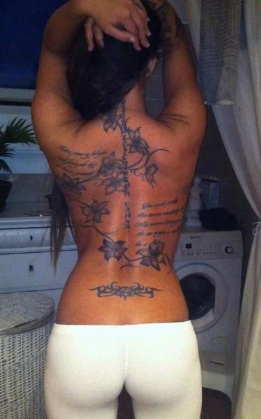 Дівчата з татуюваннями на талії (51 фото) – фото 2