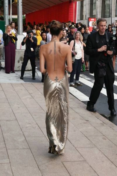 Дівчата з татуюваннями на талії (51 фото) – фото 5