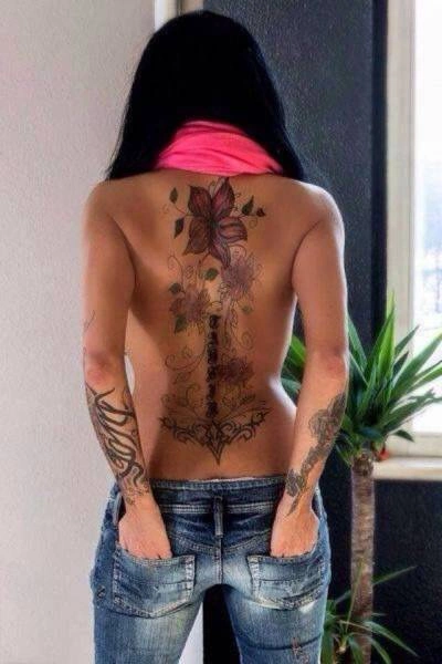 Дівчата з татуюваннями на талії (51 фото) – фото 24