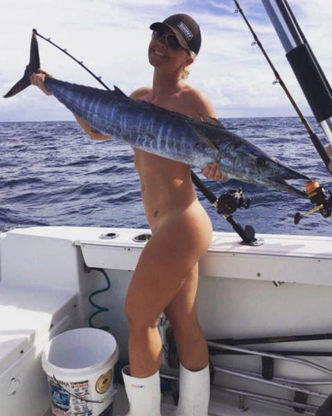 Чарівні прихильниці риболовлі (50 фото) – фото 27