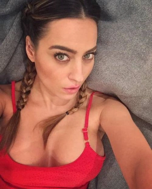 Італійська модель Паола Сауліно мріє про зустріч з власником біонічного пеніса (7 фото) – фото 4