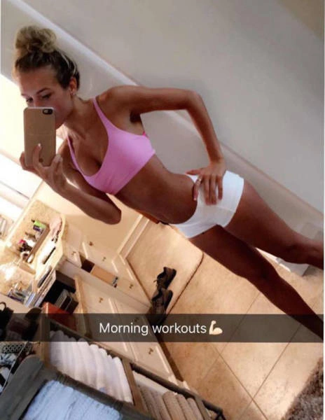 Дівчата в коротких шортах (62 фото) – фото 43