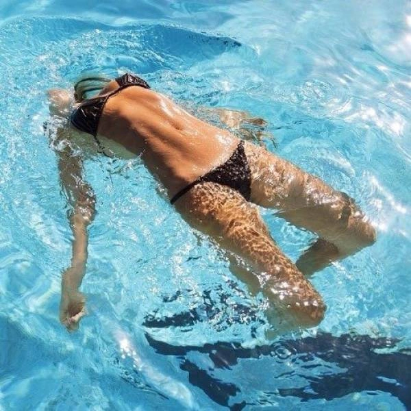 Вологі дівчата (41 фото) – фото 9