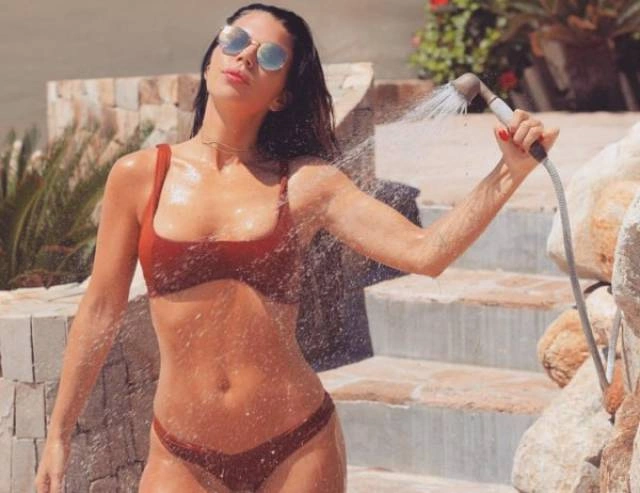 Вологі дівчата (41 фото) – фото 13