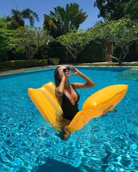 Вологі дівчата (41 фото) – фото 18