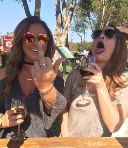 Дівчата жартуються (65 фото) – фото 56