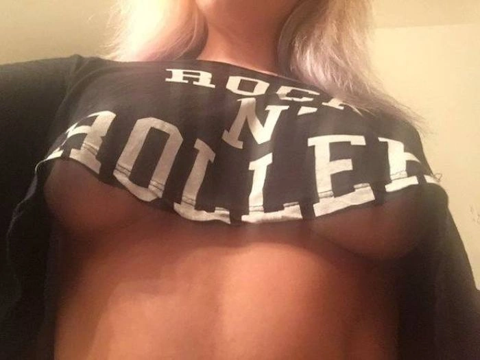 Дівчата без бюстгальтерів (65 фото) – фото 11