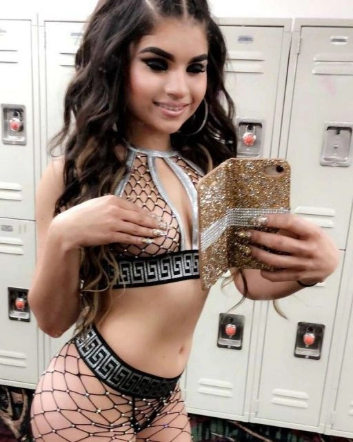 Фото за лаштунками стриптизерок (19 фото) – фото 6