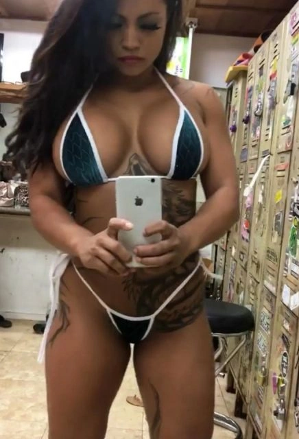 Фото за лаштунками стриптизерок (19 фото) – фото 12