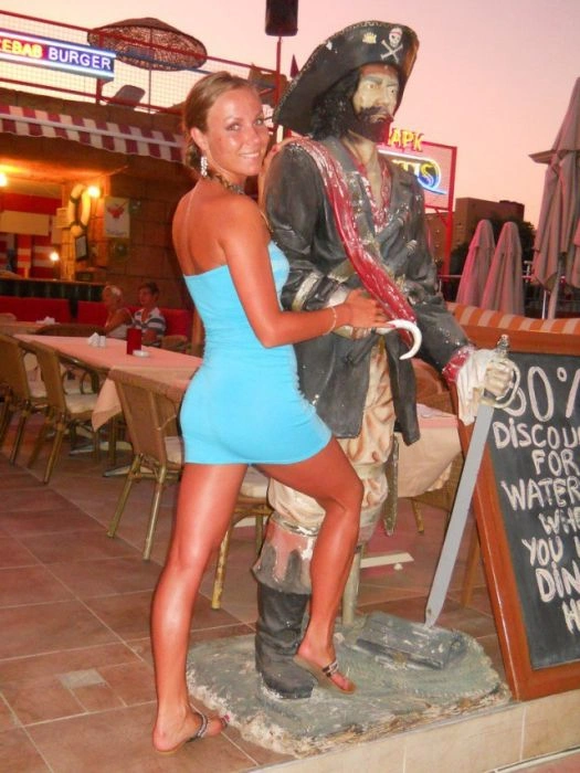 Красуні у платтях (43 фото) – фото 6