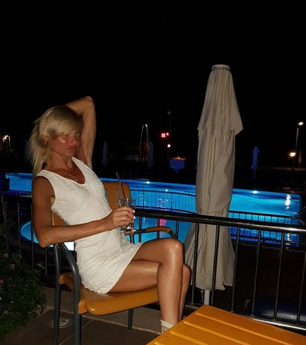 Красуні у платтях (43 фото) – фото 10