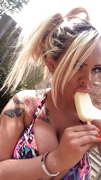 Дівчина переборщила з ботоксом і силіконом (21 фото) – фото 15