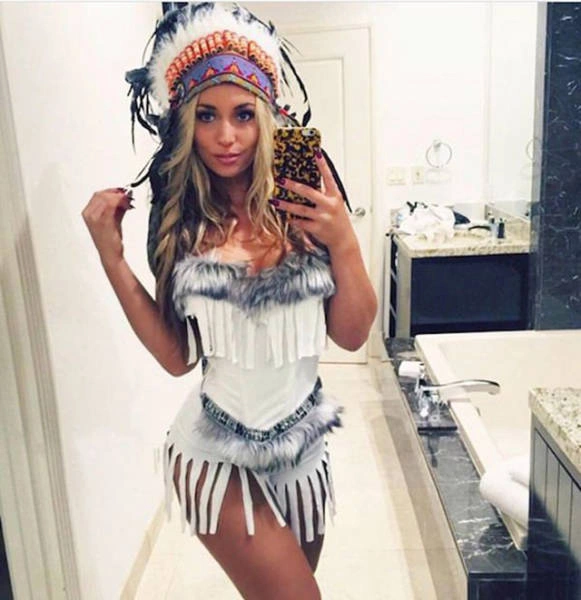 Чарівні дівчата святкують Хелловін (64 фото)