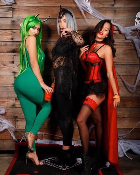 Чарівні дівчата святкують Хелловін (64 фото) – фото 4