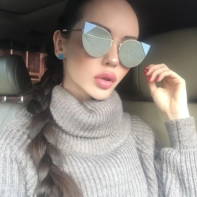 "Казахстанську Барбі" Дінару Рахімбаєву розкритикували за відверті фото (19 фото) – фото 2