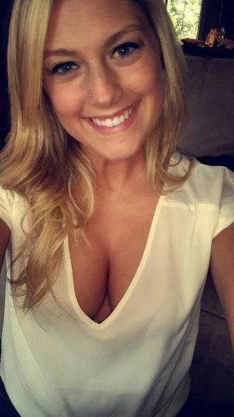 Чарівні дівчата фотографуються (53 фото) – фото 18