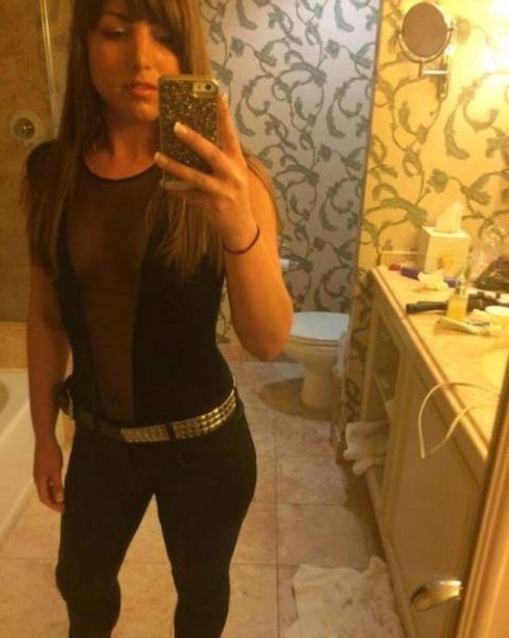 Дівчата в відвертих нарядах (40 фото) – фото 28