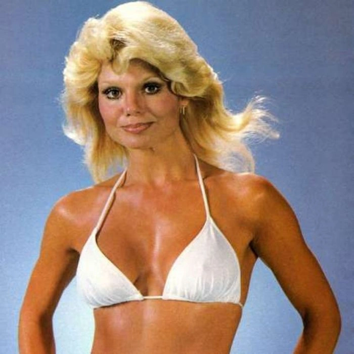 Знаменитості, які зменшили груди (47 фото) – фото 31