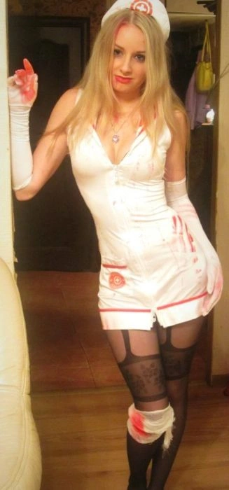 Дівчата фотографуються в затишній домашній обстановці (48 фото) – фото 21